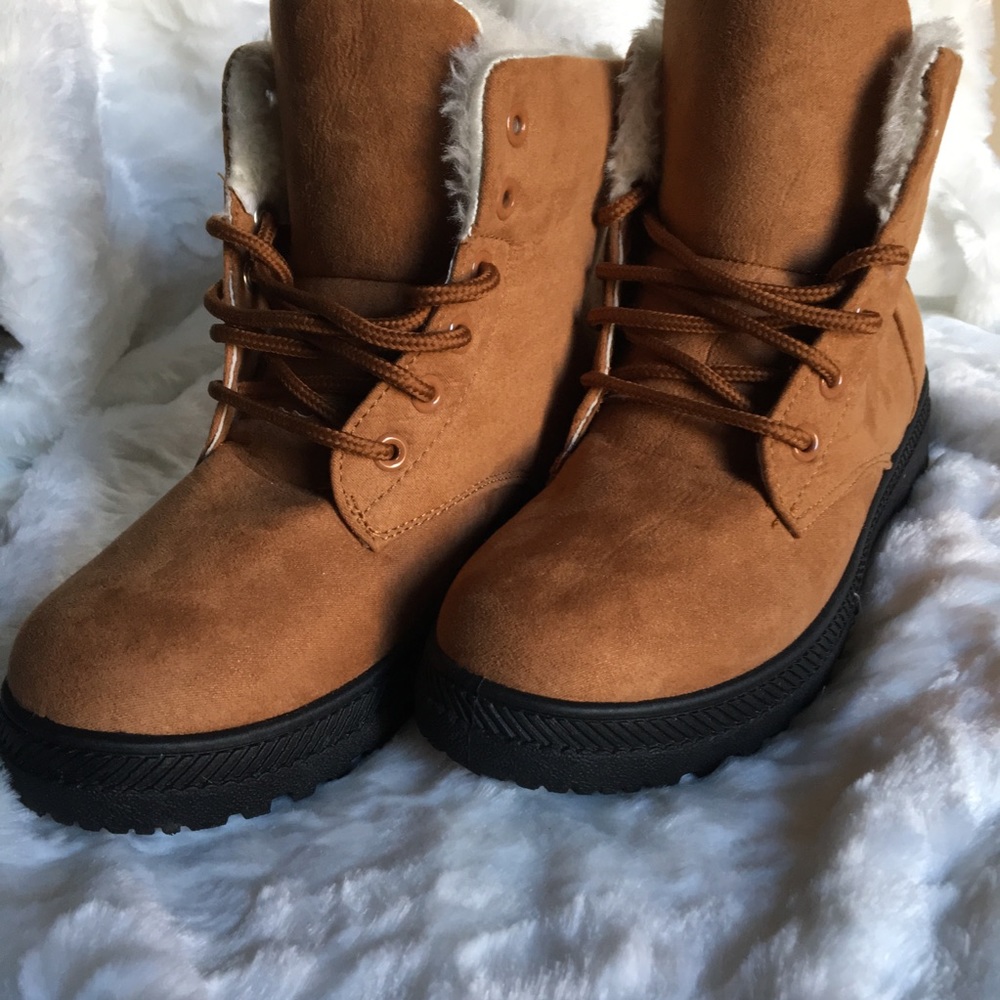 LIGHTWEIGHT CAMEL COLOR SUEDE NON-SLIP SOLE BOOTS WITH FUR INSIDE